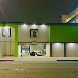 https://deluxe-inn-hawthorne-lax.topanaheimhotels.com