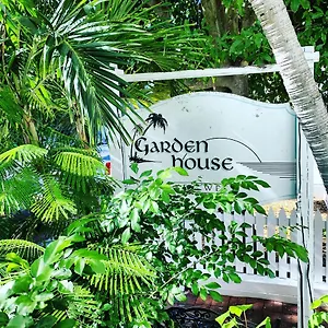 https://garden-house.hotels-in-key-west.com