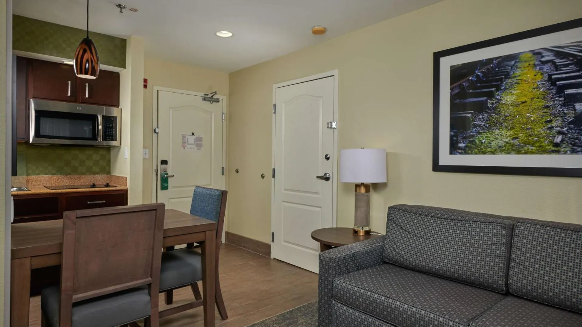 Homewood Suites By Hilton Sarasota 3*,